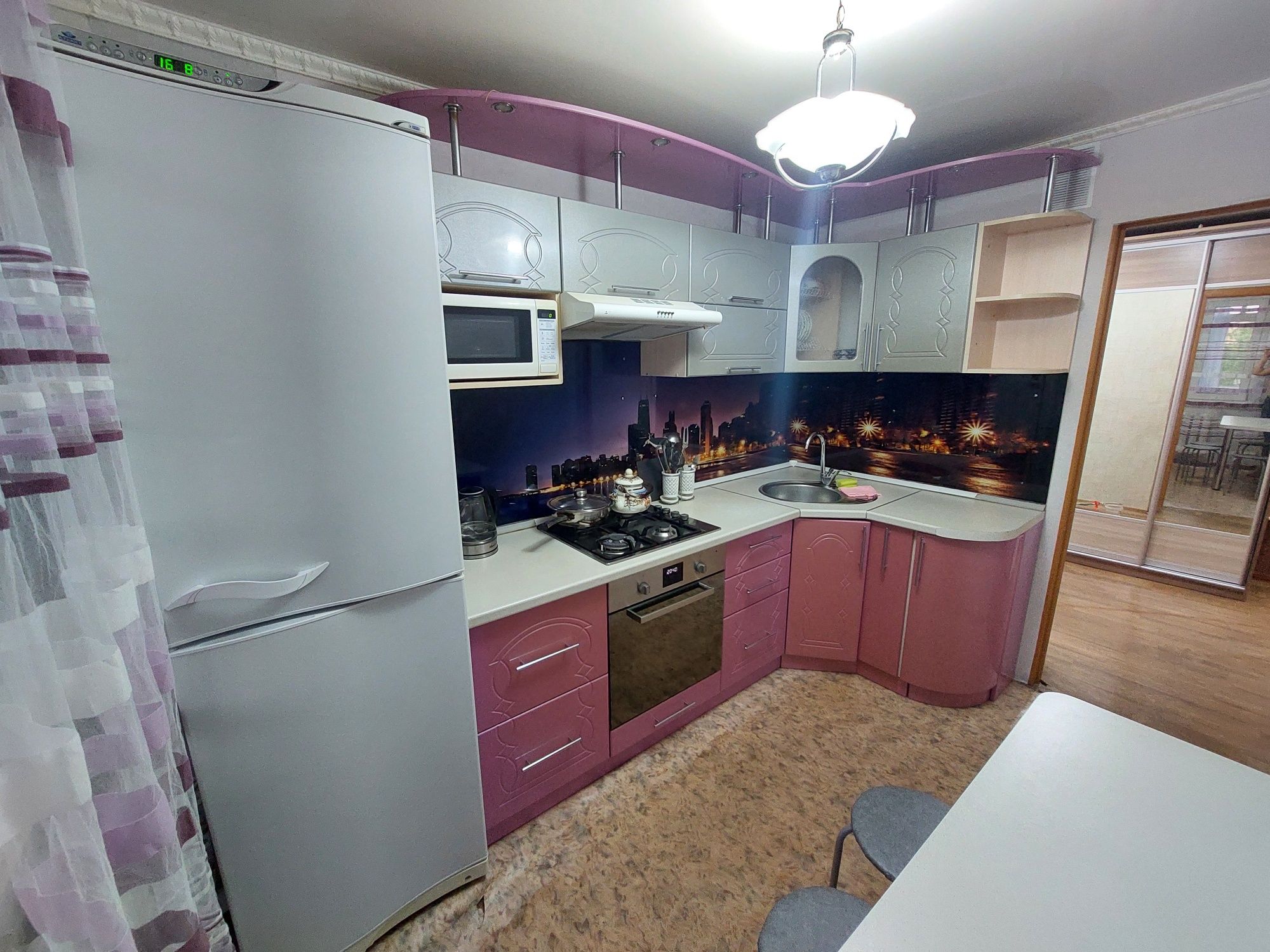 Сдам 2хкомн квартиру ПОСУТОЧНО