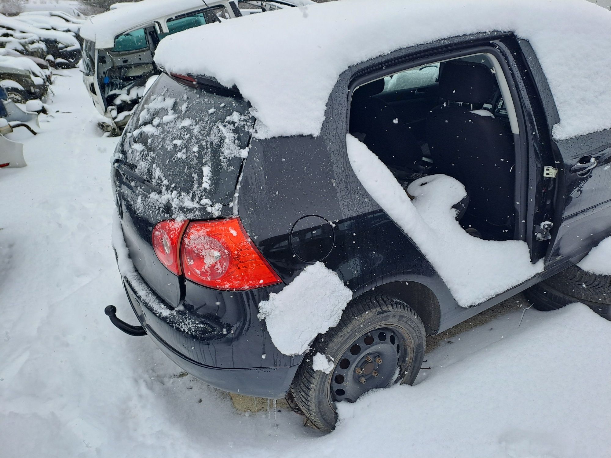Dezmembrez golf 5 1.4i