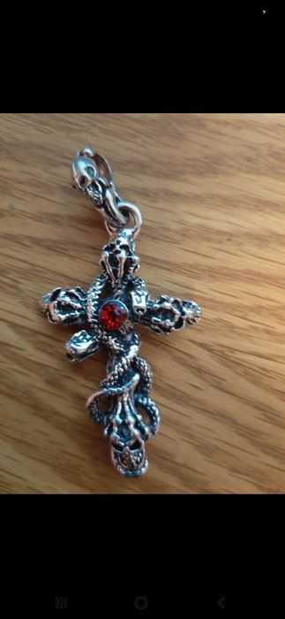 Vind pandantiv  cruce