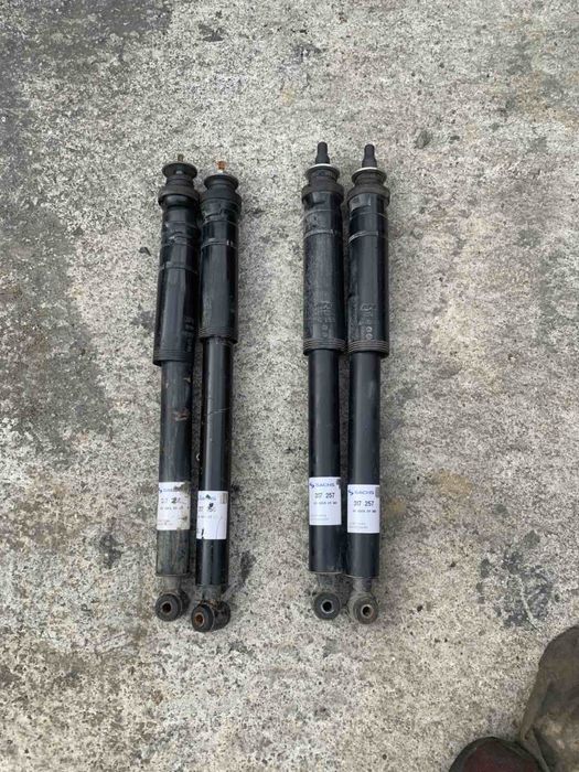 Амортисьори и пружини Мерцедес W210 и W208