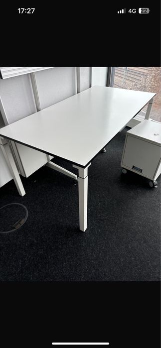 Vand birouri mese calitate superioara Germania Oferta