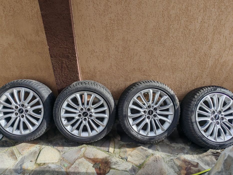 Jante originale MINI Cooper  cauciucuri de iarnă Pirelli 225 45 R1