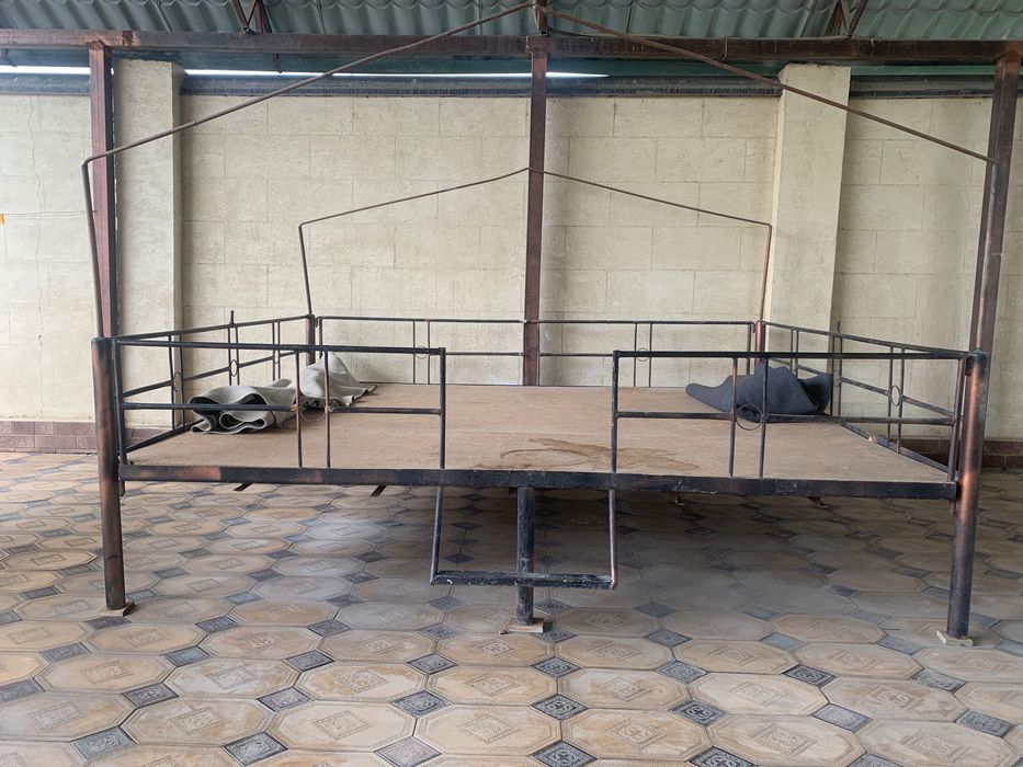 Продам топчан железный