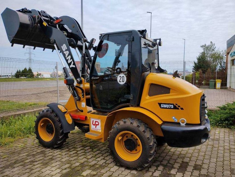 Incarcator compact pe roti SANY SW075 Nou