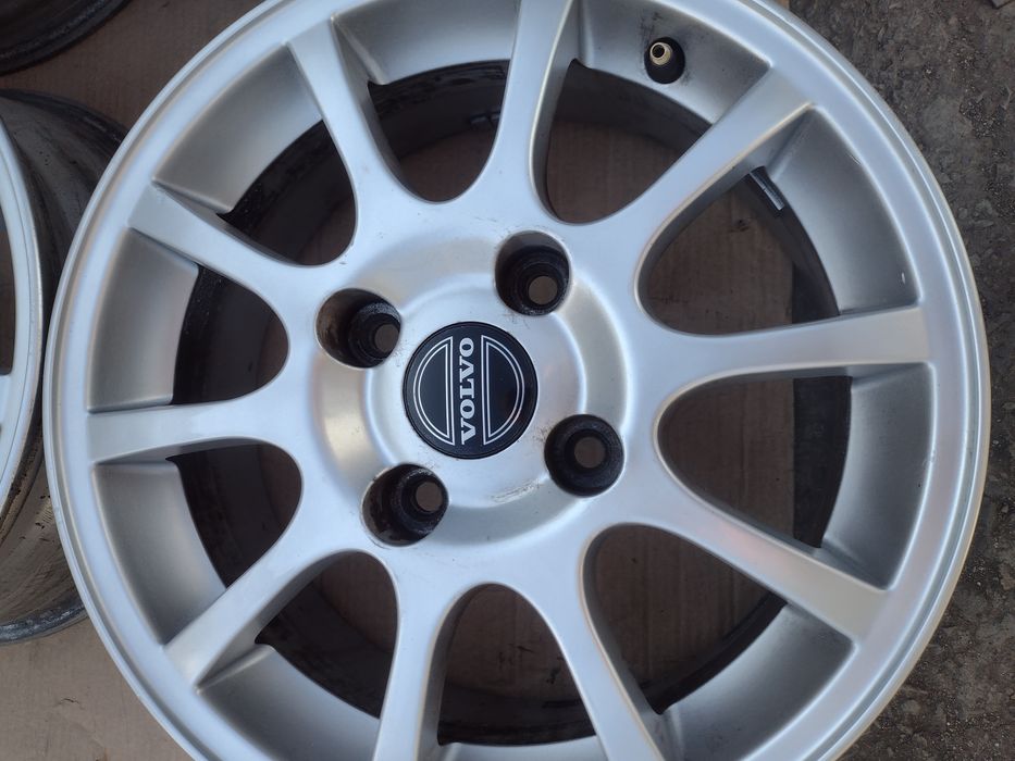 Перфектни 15-4х114.3 ЕТ44 6j Vovo S40. V40