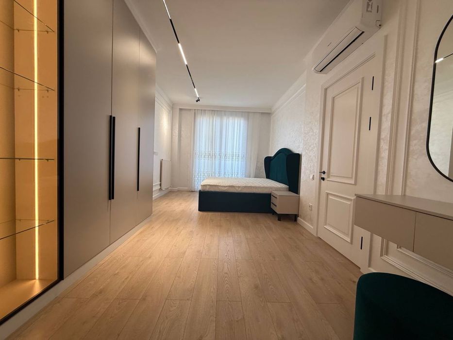 Продам ЖК Виа Порт ор. Ресторан Караван