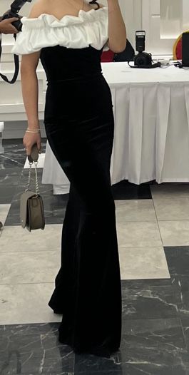 Продам черное  платье