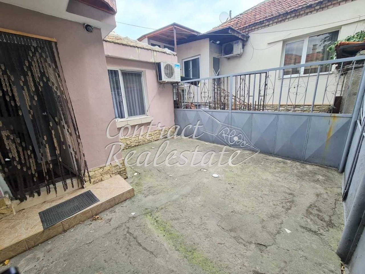 Дава се под наем Къща в Варна, Автогара - 50 кв.м за 306 € - Снимка #11