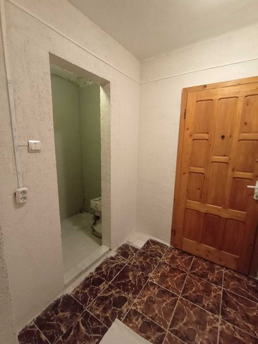 Vând Garsonieră, zona Ampoi1, parter.