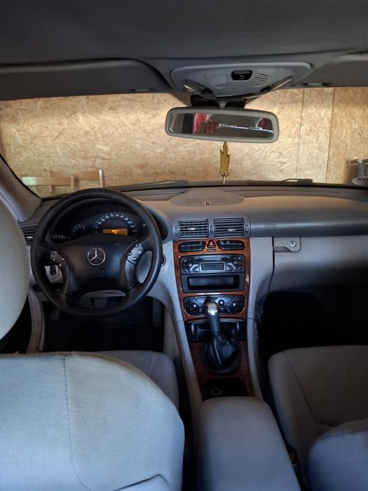Vând mașină, Mercedes