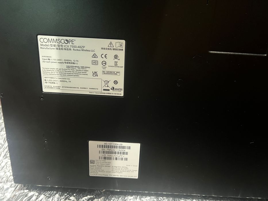 switch de rețea enterprise marca CommScope /  ICX 7550-48ZP