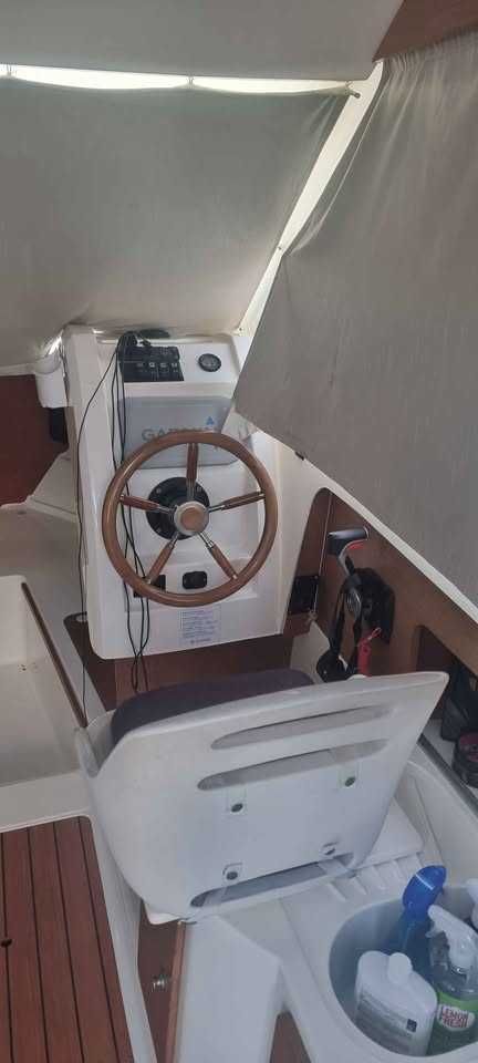 Barca cu motor MERRY FISHER 645 2014 225cp Yamaha cu mansa digitala