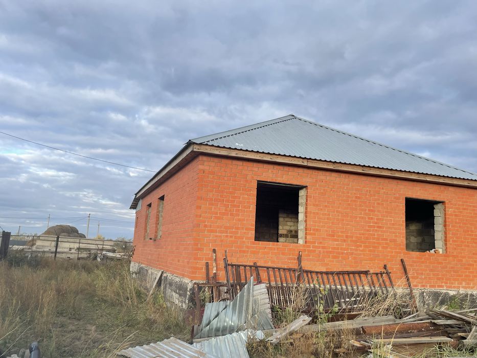 Продам 2 дома в черновой отделке
