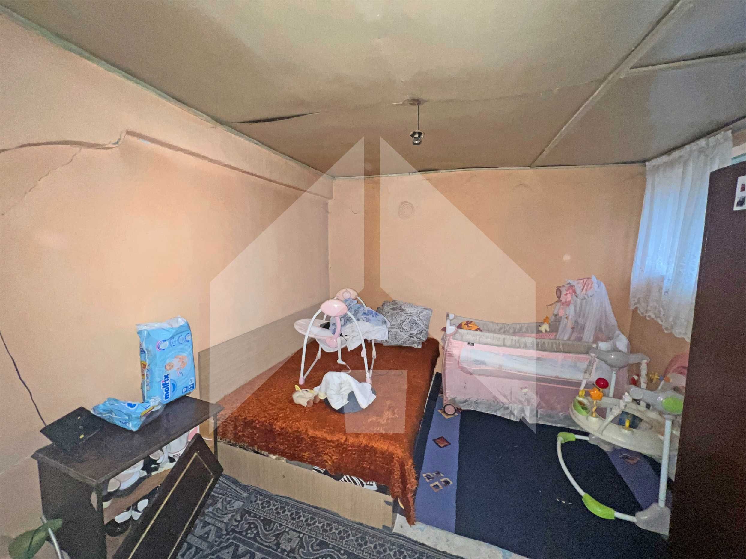 ПРОДАВА двуетажна, тухлена селска КЪЩА в с. Никола Козлево, обл. Шумен