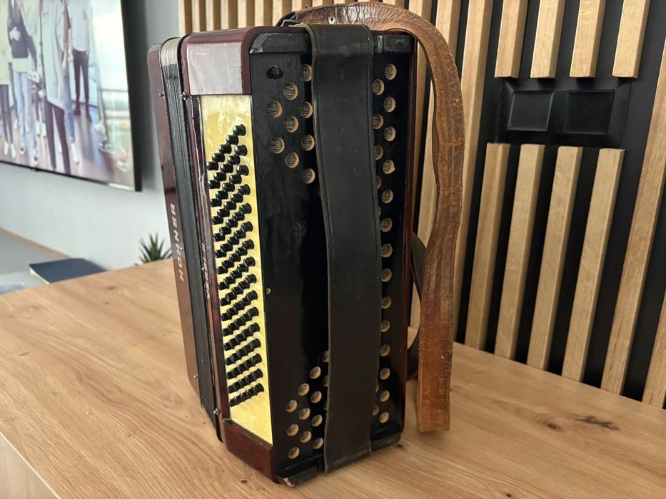 Acordeon Hohner Verdi 2 cu 80 de basi in sita