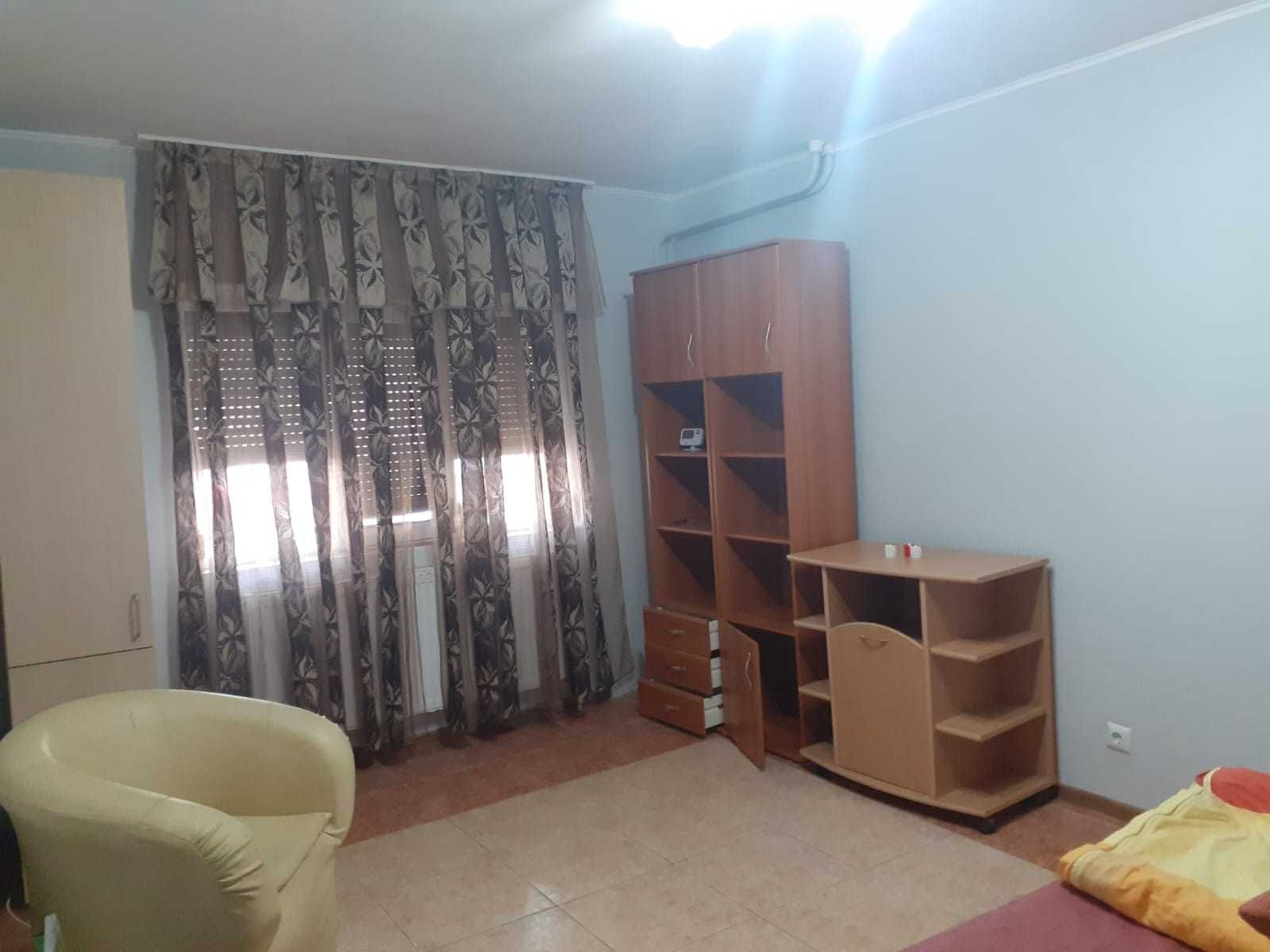 Inchiriem apartament