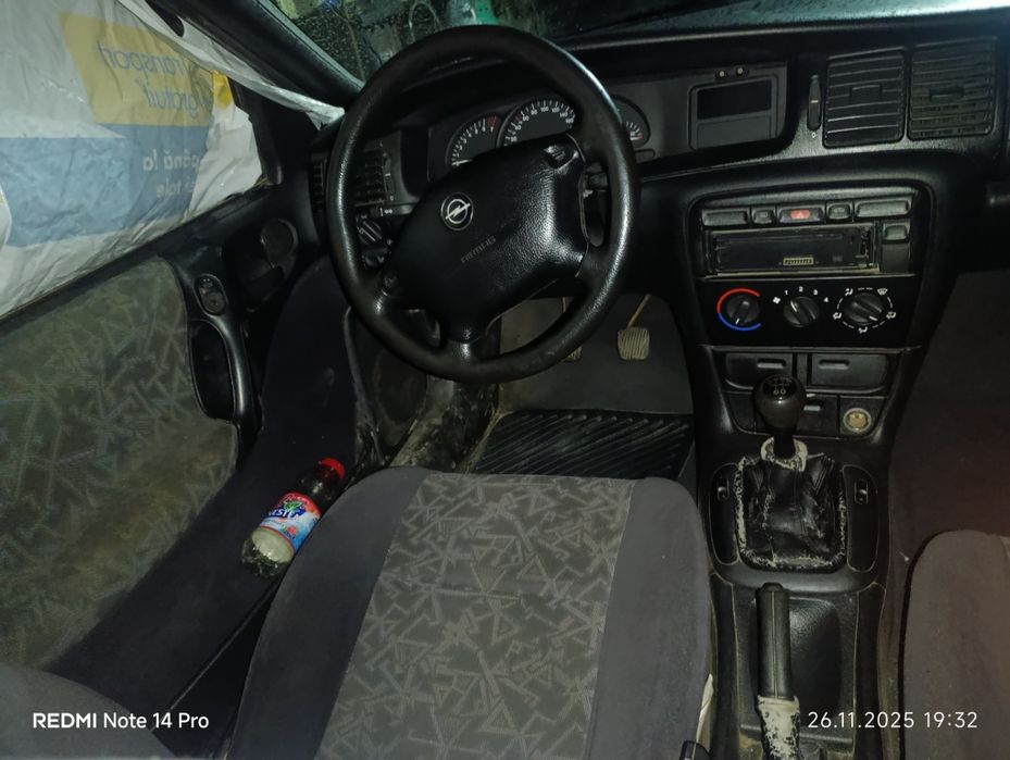 Vând Opel Vectra b