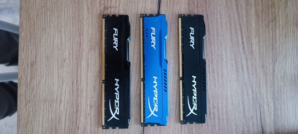 RAM DDR3 hyperX 3 X 8 GB 1600 MHz