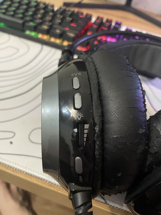 Продам наушники HACKER