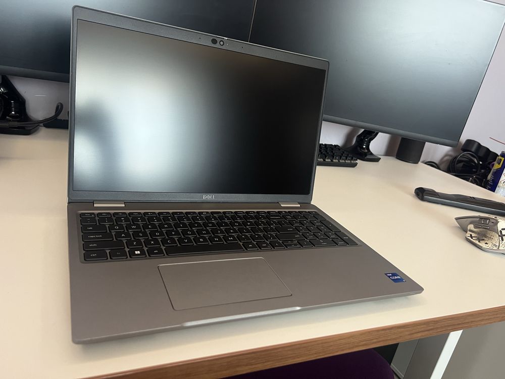 Лаптоп Dell Inc. Latitude 5531