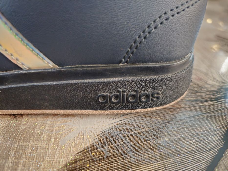 Маратонки ADIDAS унисекс кожени 36 2/3