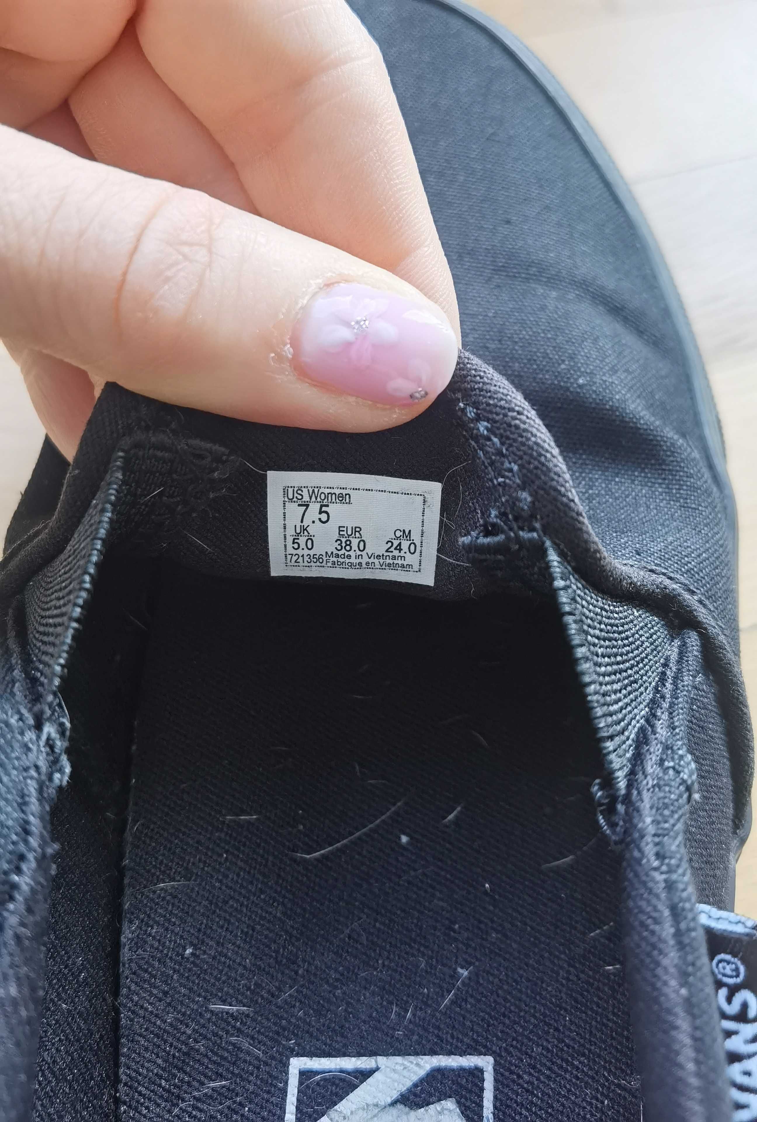 Продавам Vans slip-on classic black размер 38