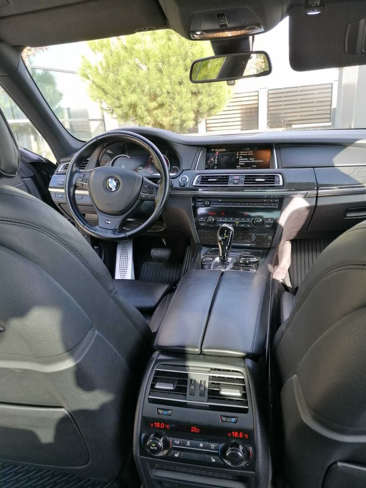 BMW 750 D xDrive M Pachet 381cp HUD Soft Trapa Distronic NightVision