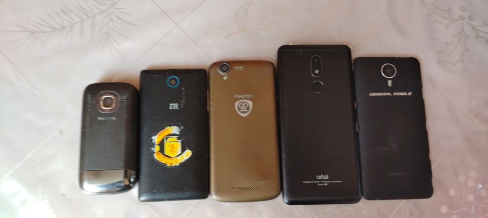 Продаются телефоны и планшеты