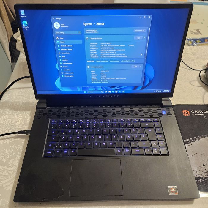 Alienware M17 R5 AMD