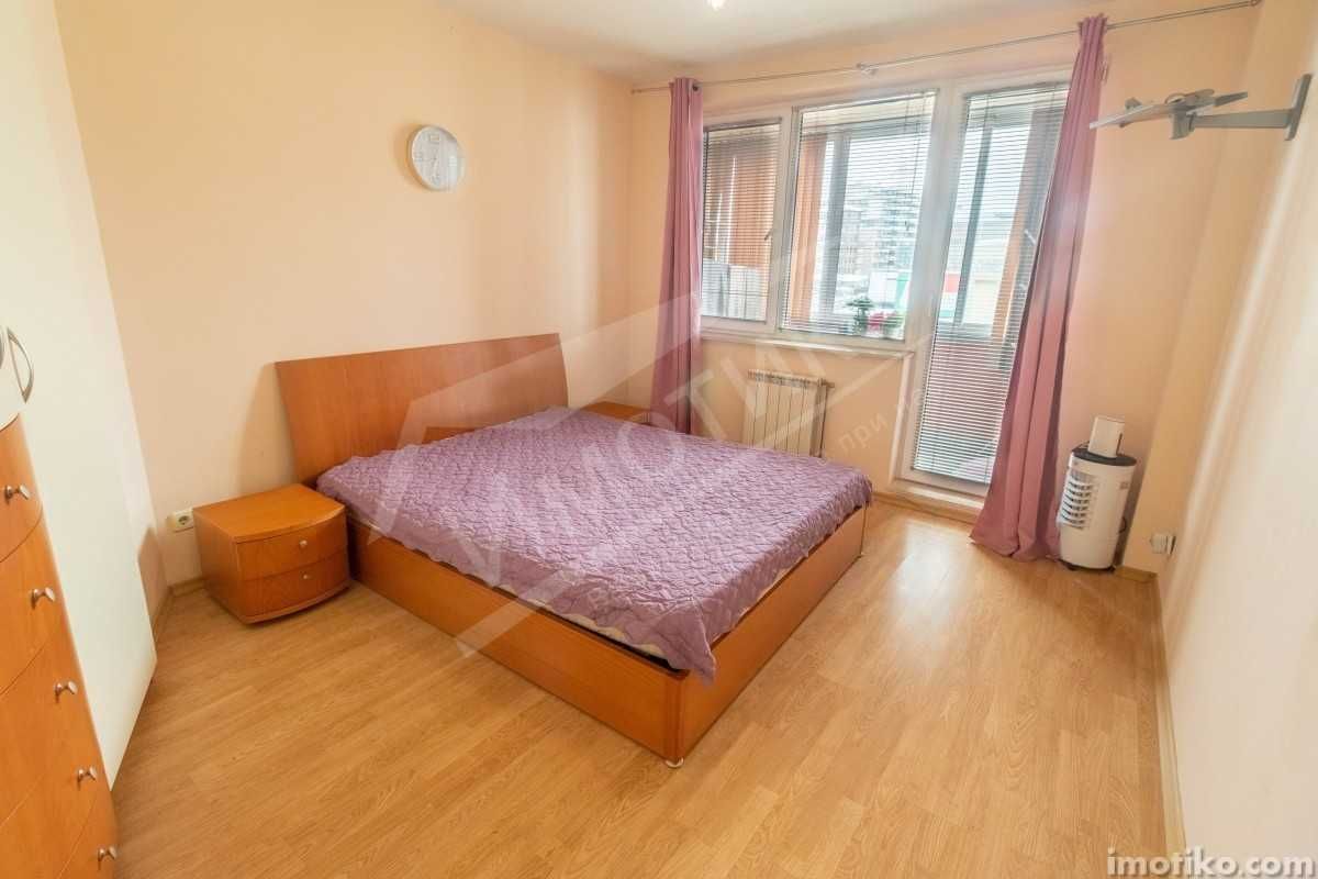 ПРОСТОРЕН тристаен апартамент в кв. Витоша, София