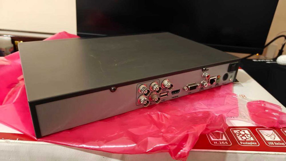 Видеорегистратор 4 канальный Hikvision ds-7204HFI-SH
