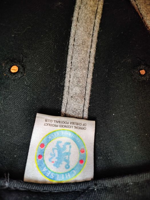 Почти нови шапки.Under Armour.Chelsea.