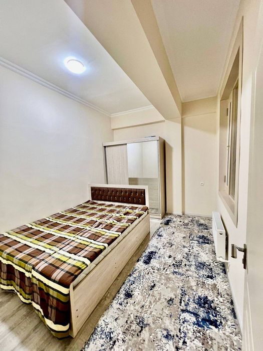 Alisher Navoiy universititi yaqinida