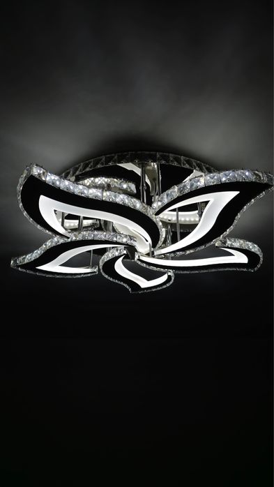 Lustră LED cu cristale telecomandă si control al intensității + Culori