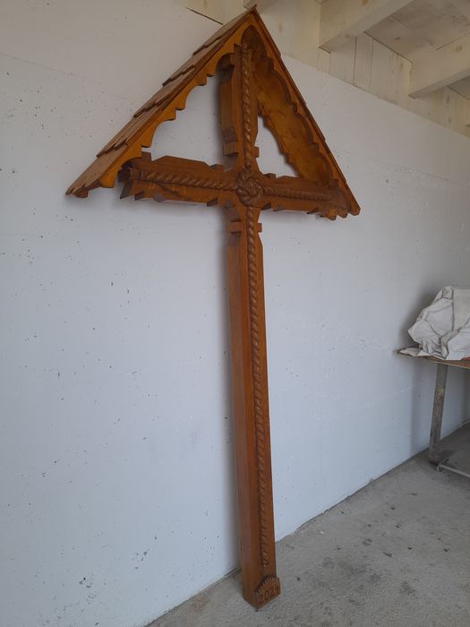 Vând troiță stejar !