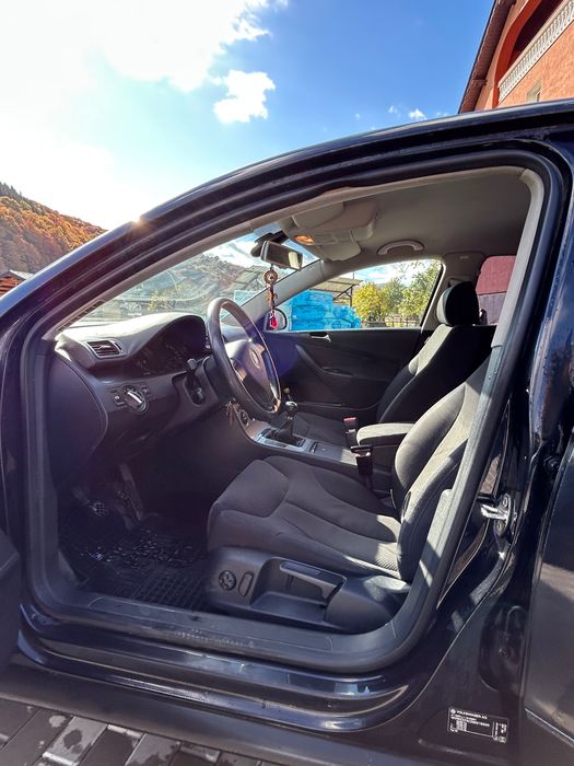 Vând Volkswagen passat b6