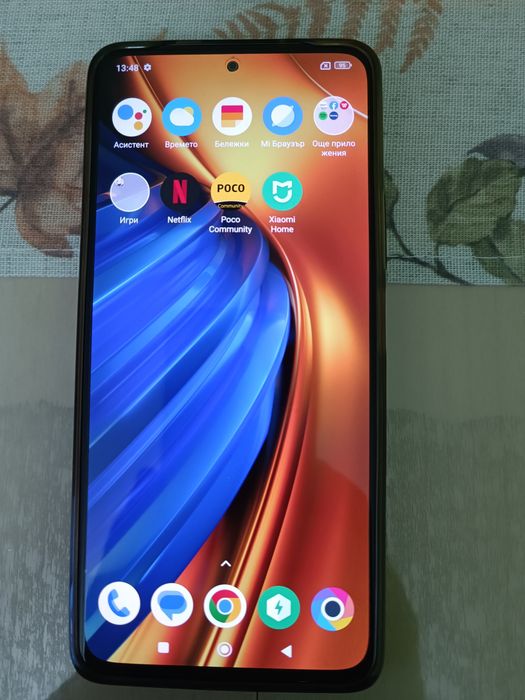 телефон Xiaomi Poco F4