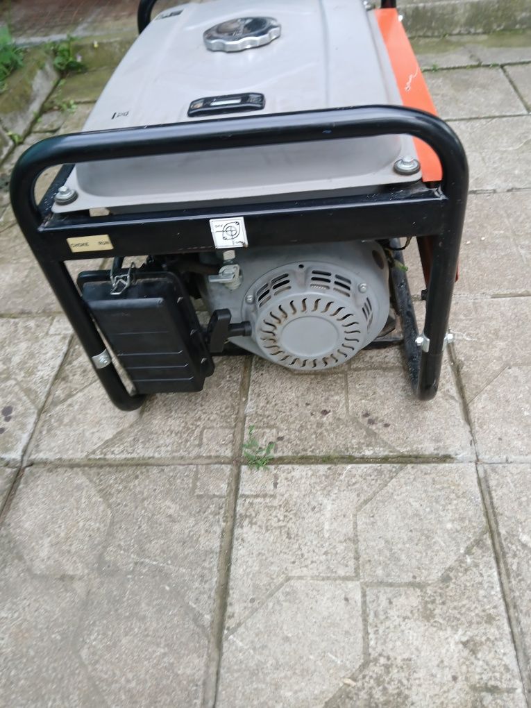 Генератор Einhell 2.2 kw
