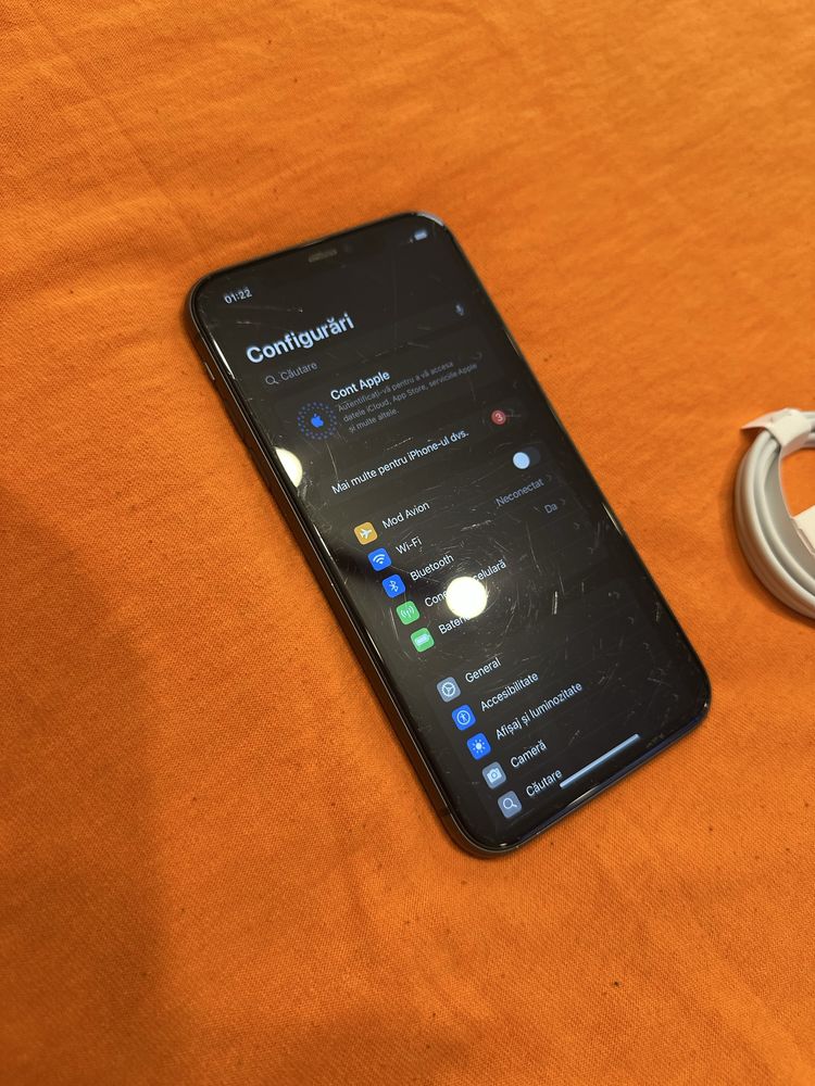 IPHONE 11 128gb neverlocked baterie 98% ,face id cu eroare