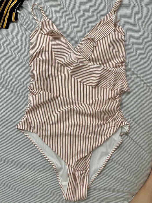 Costum de baie intreg