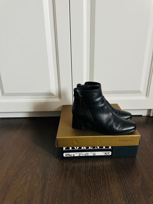 Ghete negre , din piele naturala , numarul 36
