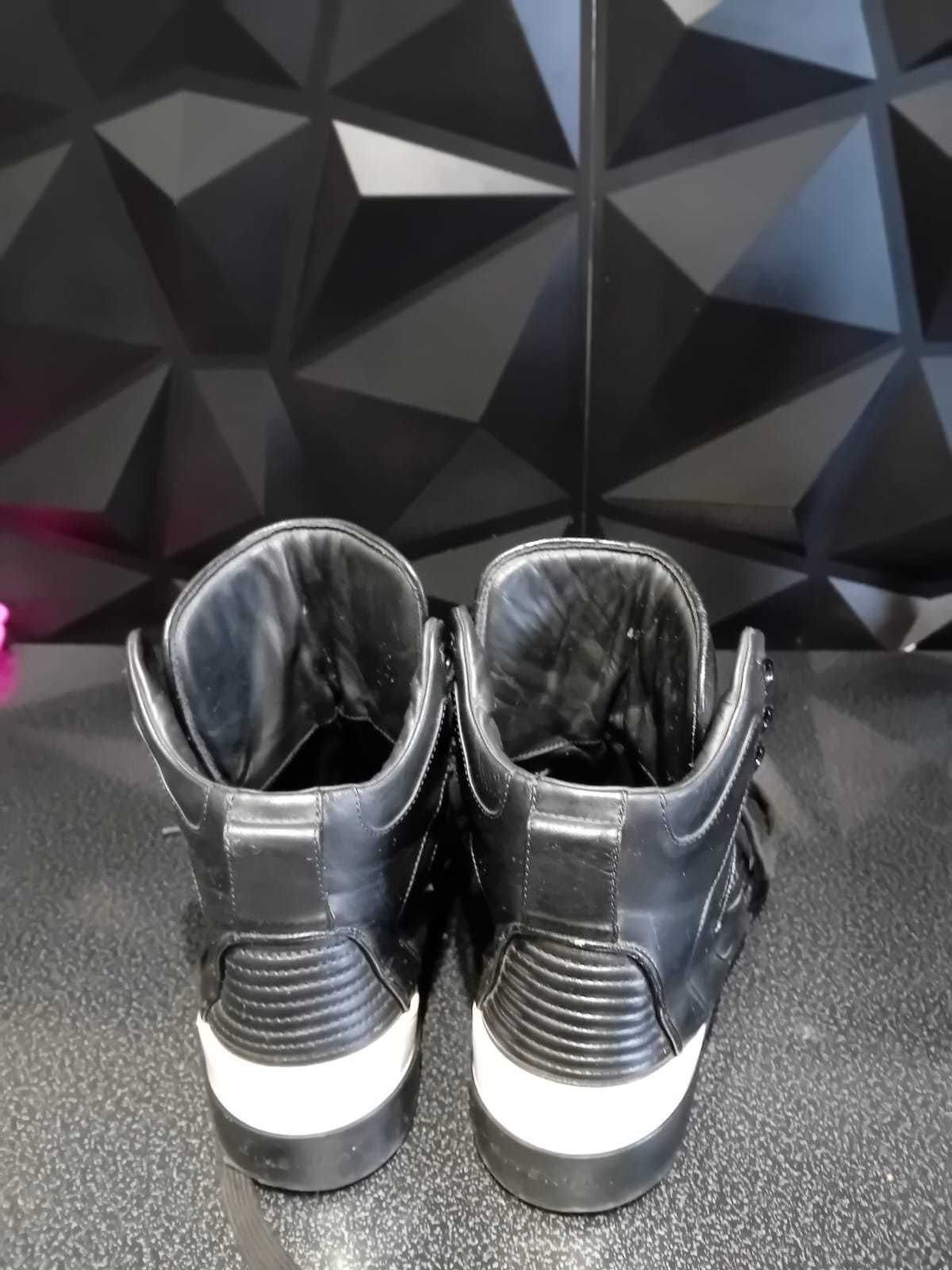 Adidași Givenchy Tyson Stars High-Top Speaker Black