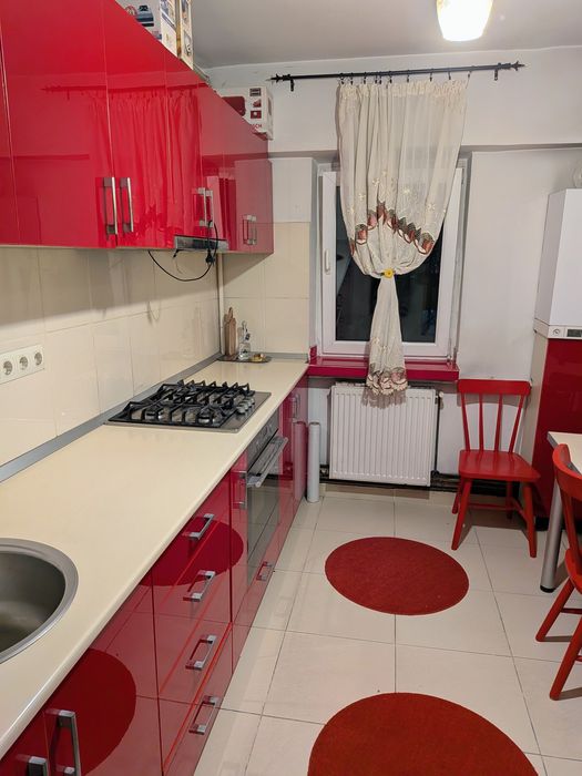 Ultracentral, apartament 3 camere, et.1, decomandat