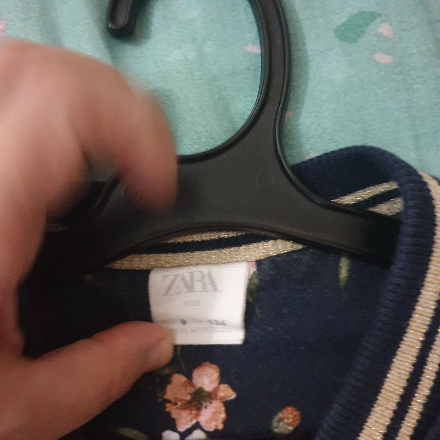 Vand geaca fete marca Zara marimea 134 ideala pentru primavara,toamna