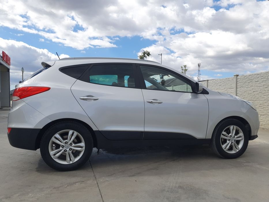 Vând/Variante hyundai ix 35.2.0 diesel .automat 184.cp extra full .