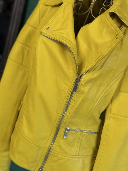 Geacă galbenă Karen Millen – Mărimea EU 42 – 400 lei