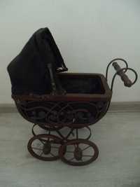 оф.7008 стара декоративна дървена детска количка