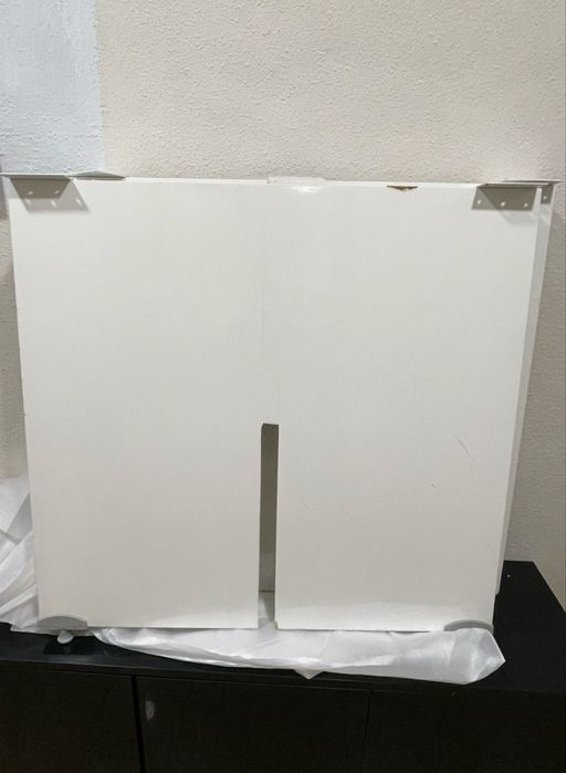 Бяла кръгла маса