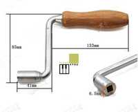 Instrument de întreținere pentru acordarea pianului