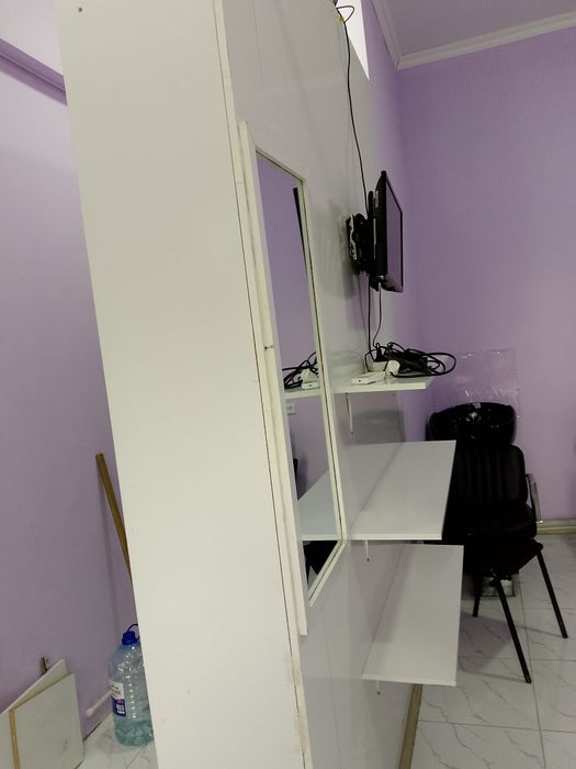 Ikki tomonli maxsus garderop shkaf sotiladi